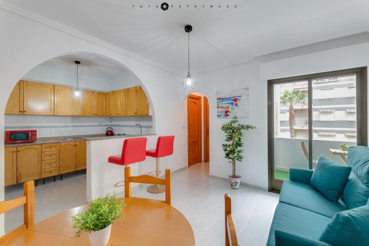 Colorful Apartment Τορεβιέχα Εξωτερικό φωτογραφία